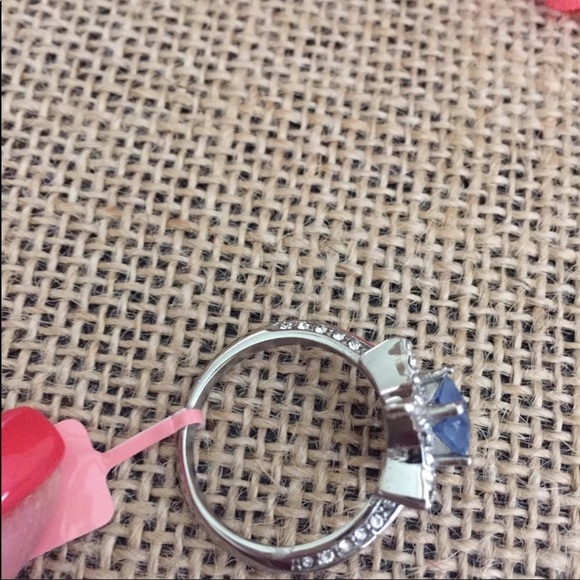 Blue Austrian Crystal Star Ring - Picture 4 of 4